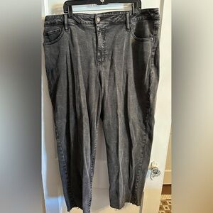 Ava & Viv High Rise Charcoal Gray Raw Hem Distressed Denim Jeans Plus 24